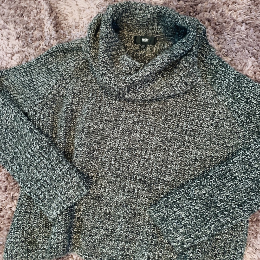 Cozy Sweater☺️